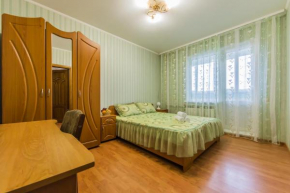 Уютная, просторная видовая трехкомнатная квартира возле метро Академгородок на 6 мест